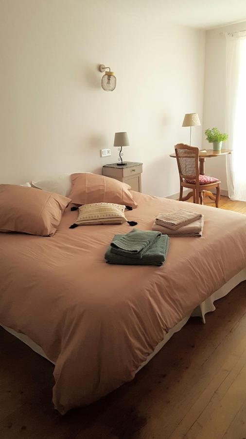 Les Chambres De Marthe Mesnay Eksteriør bilde
