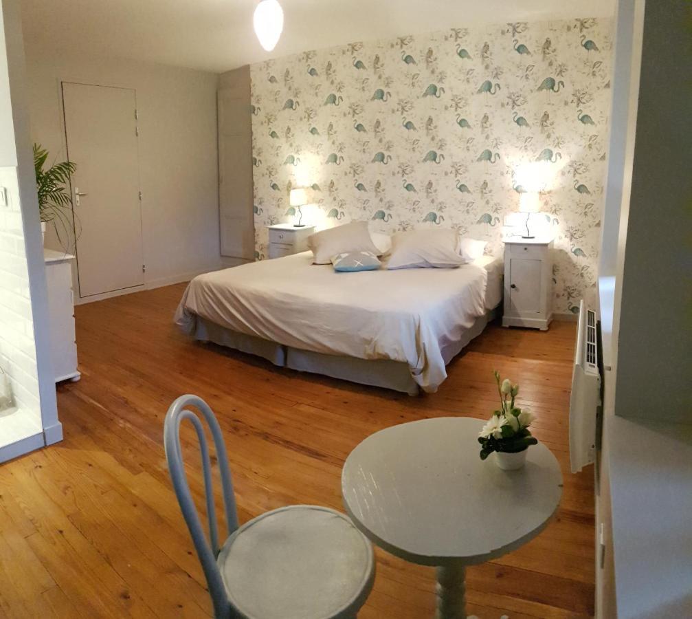 Les Chambres De Marthe Mesnay Eksteriør bilde